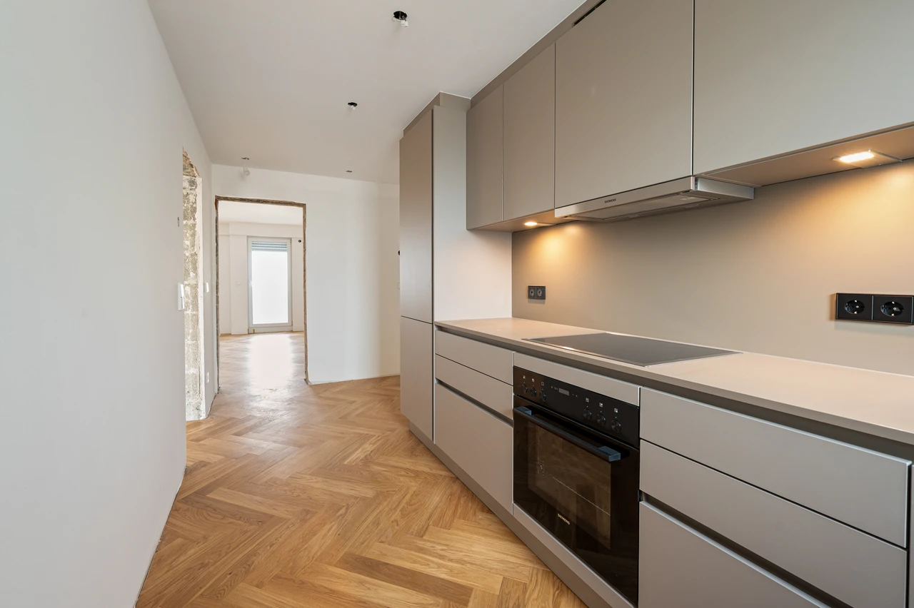 Moderne Einbauküche Stuttgart-Plieningen – BC Baudienstleistung
